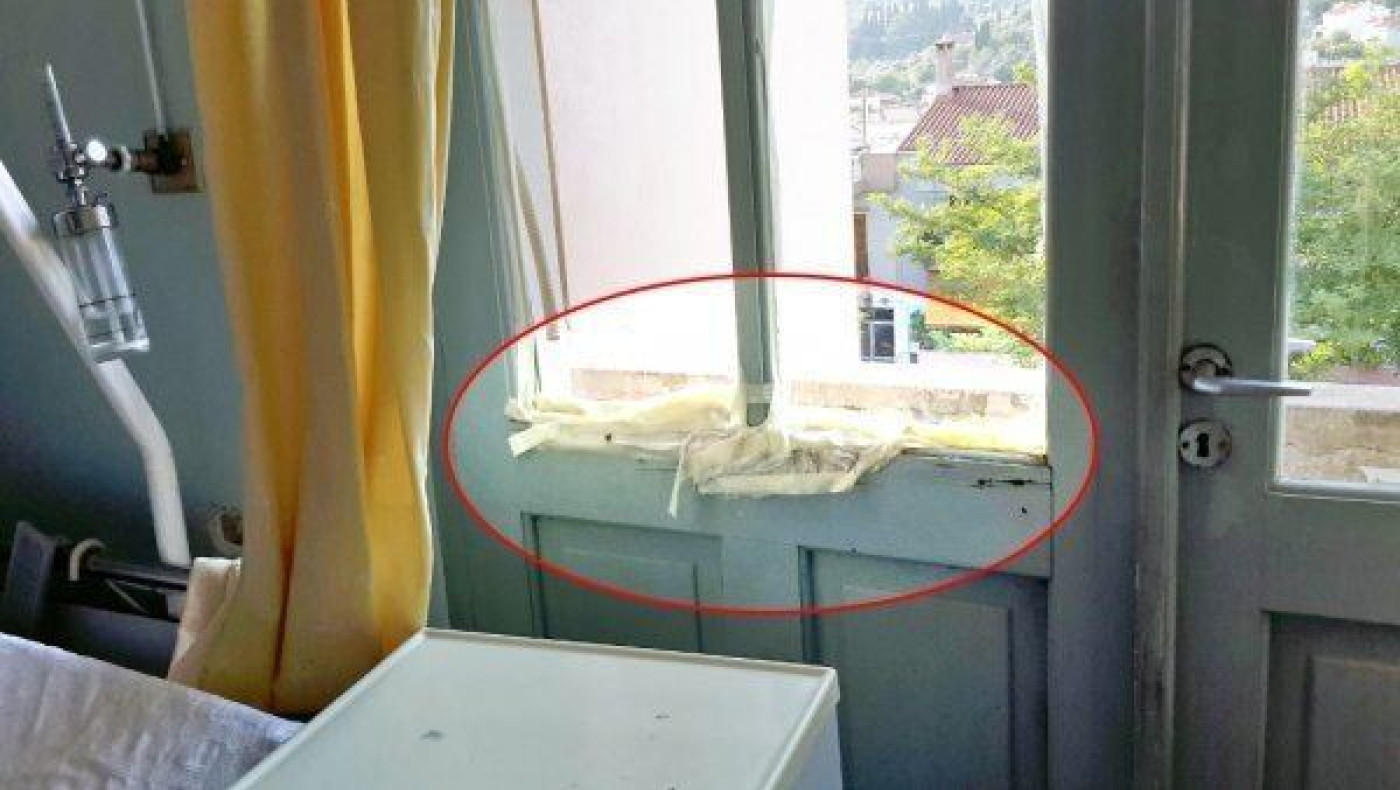 Πλημμύρισε το νοσοκομείο Μυτιλήνης - Έβαζαν λευκοπλάστ στα παράθυρα (ΒΙΝΤΕΟ) 