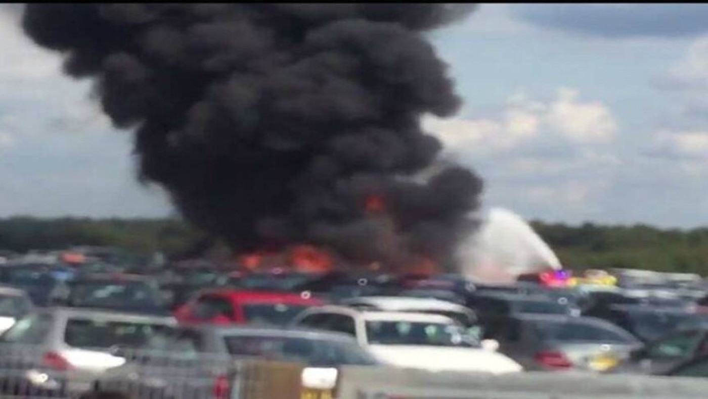 Συντριβή αεροσκάφους κοντά στο Λονδίνο (ΒΙΝΤΕΟ)
