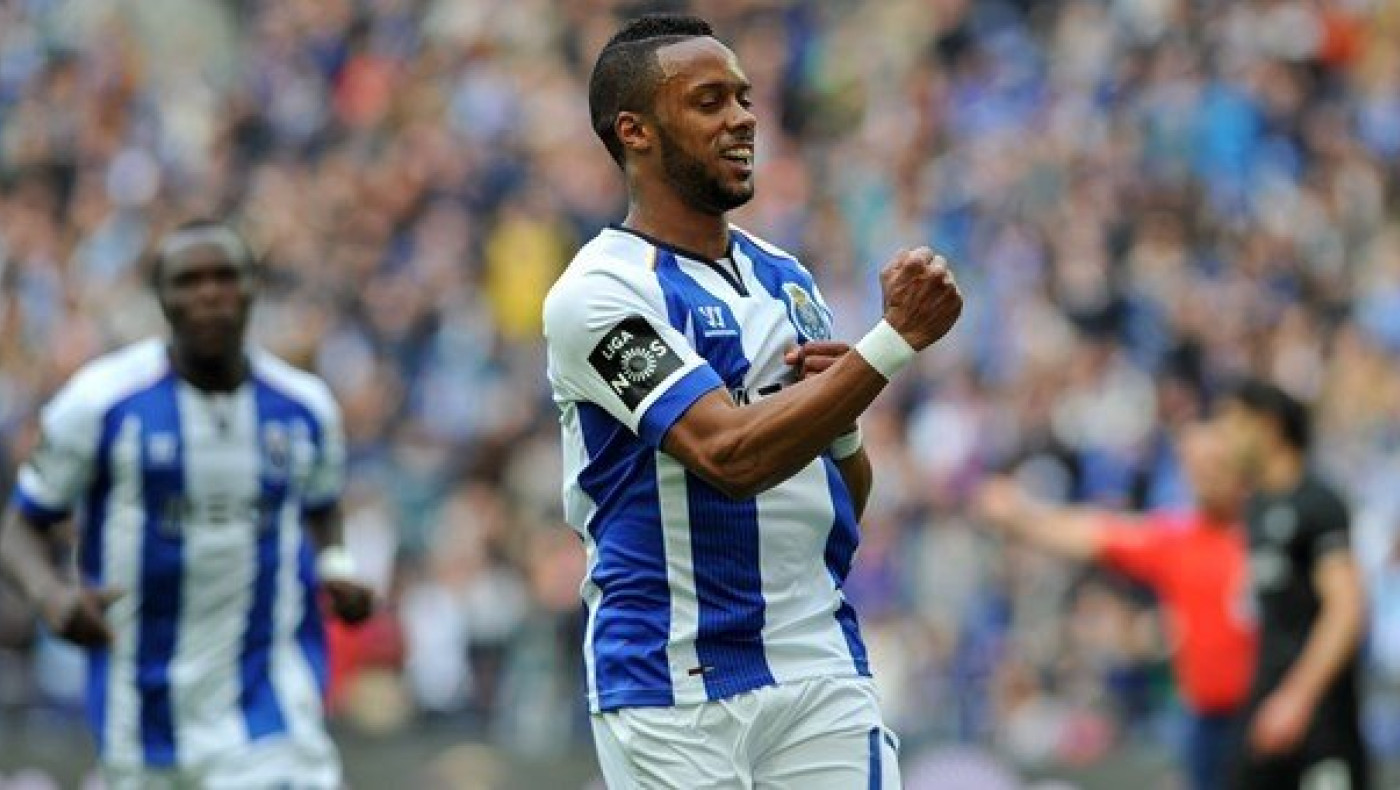 Φουλάρει για Ερνάνι