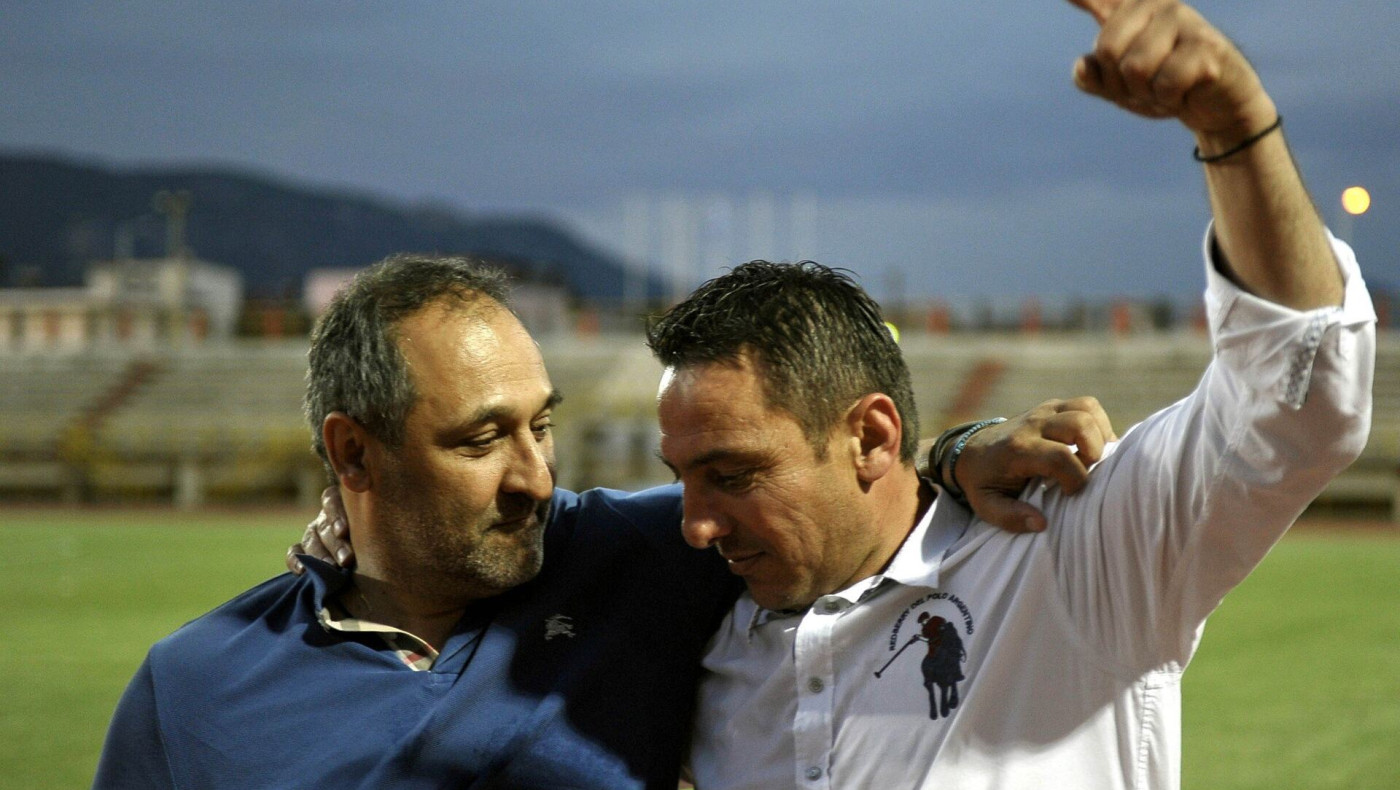 «Δεν μιλάμε τώρα με κάποιον»