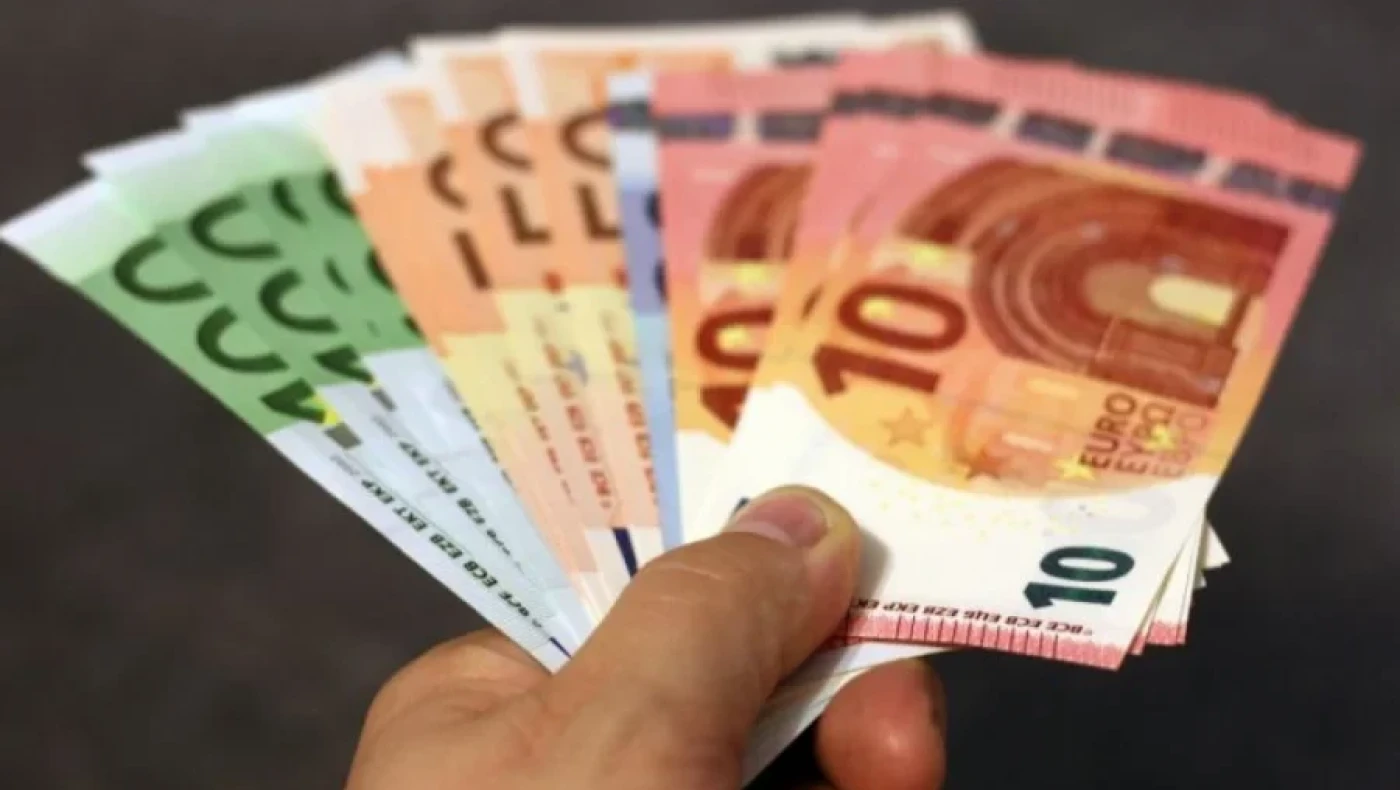 Νωρίτερα οι μισθοί του δημοσίου αλλά όχι για όλους, διευκρινήσεις για τους δήμους