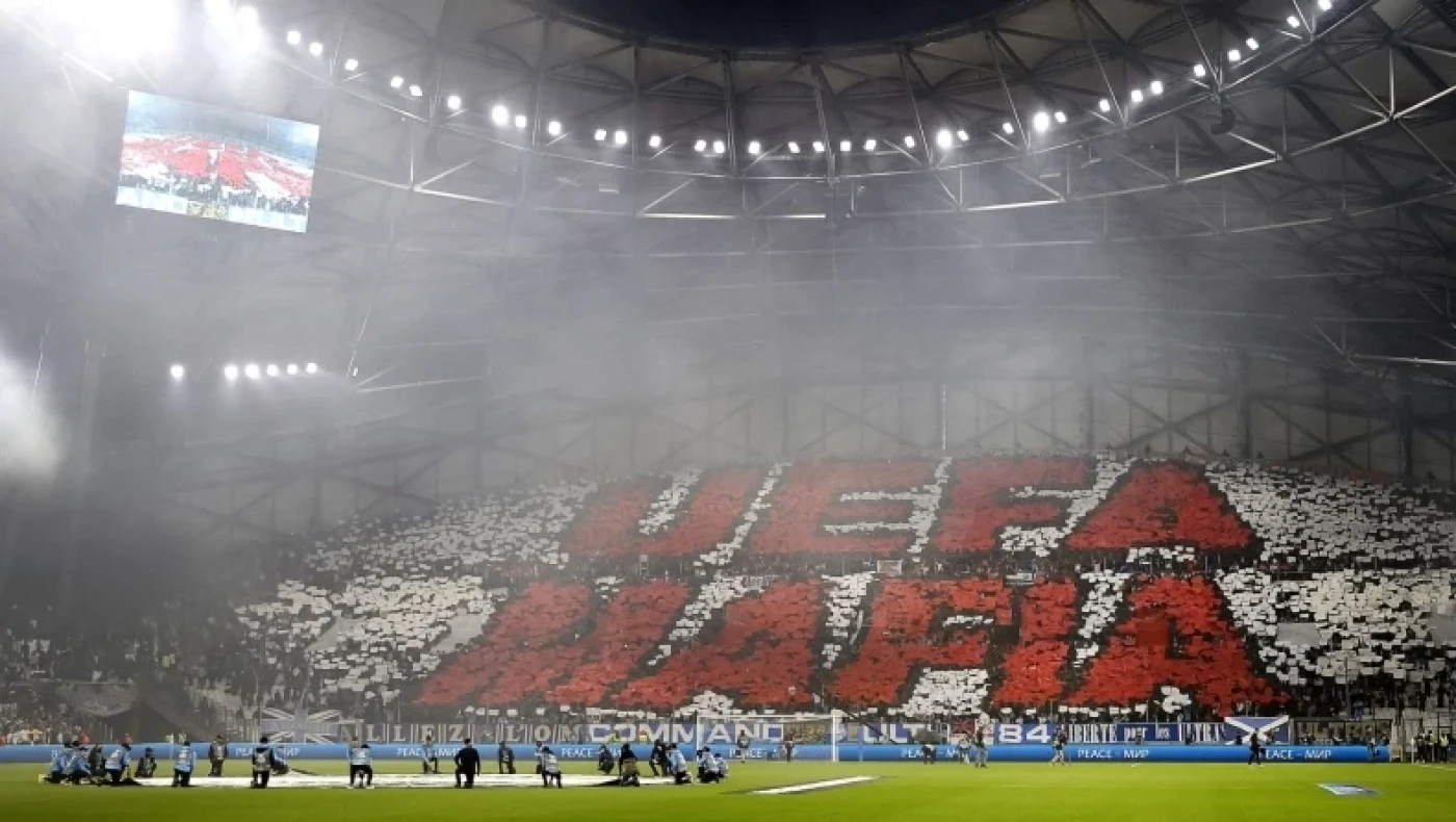 Τεράστιο πανό κατά της UEFA από τους οπαδούς της Μαρσέιγ