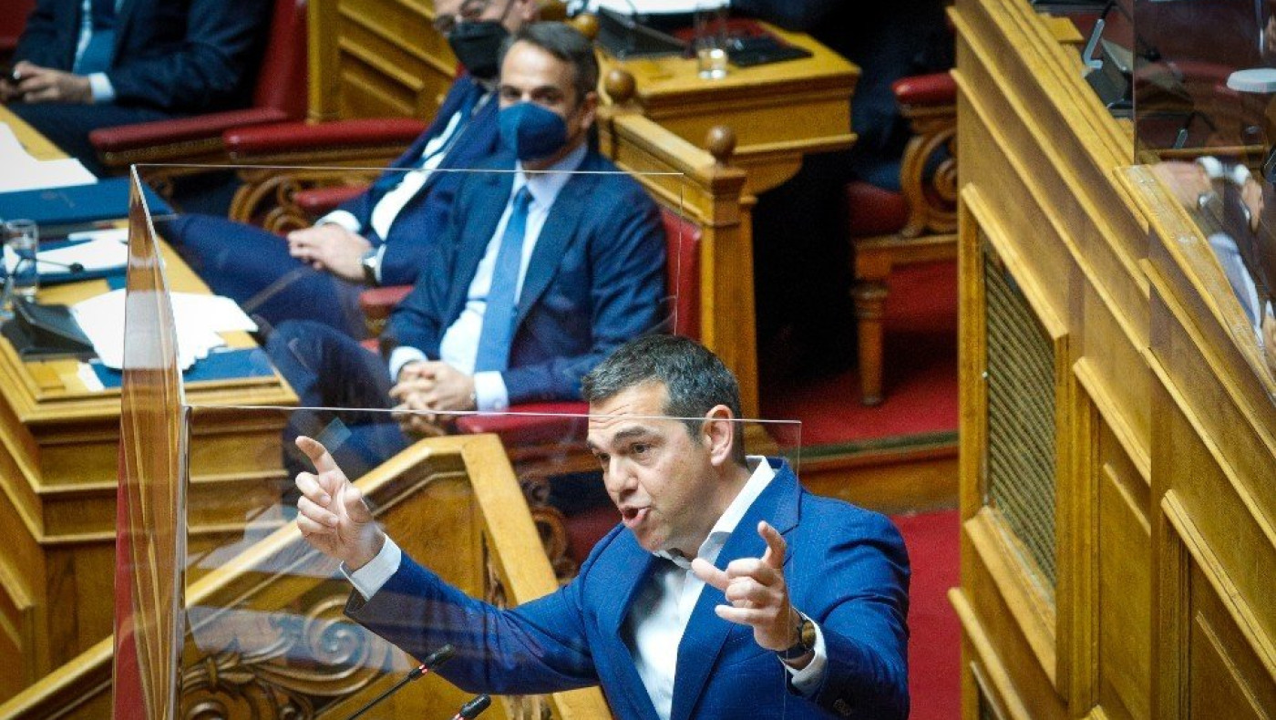 Επικός διάλογος Μητσοτάκη - Τσίπρα: «Μου θυμίσατε τον Παπανδρέου - Τιμή μου»