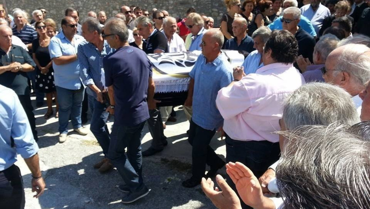Κηδεύτηκε με το «Δικέφαλο αετό» ο Δημήτρης Παρίδης (pic)