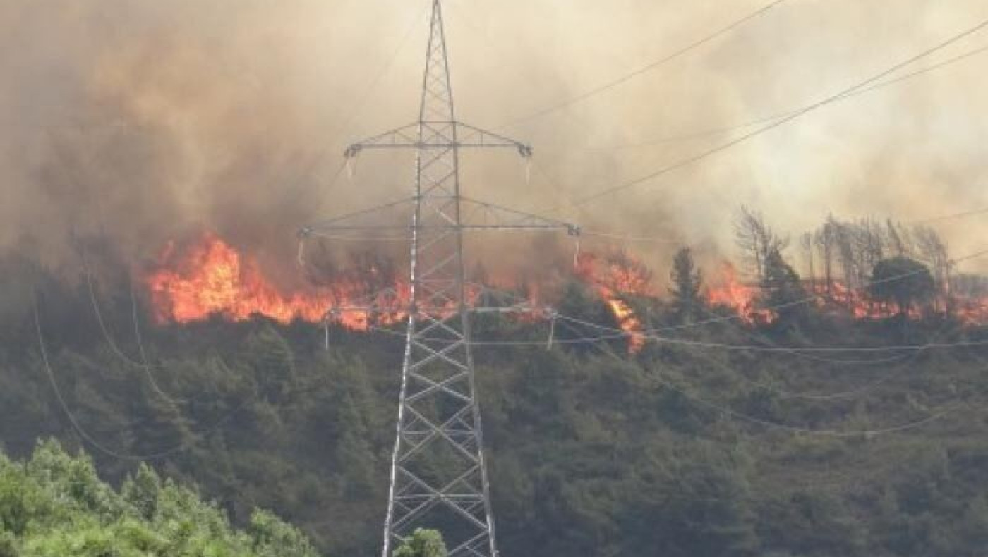 Ενισχύσεις από Θεσσαλονίκη και Αθήνα για την κατάσβεση της πυρκαγιάς στη Ρόδο