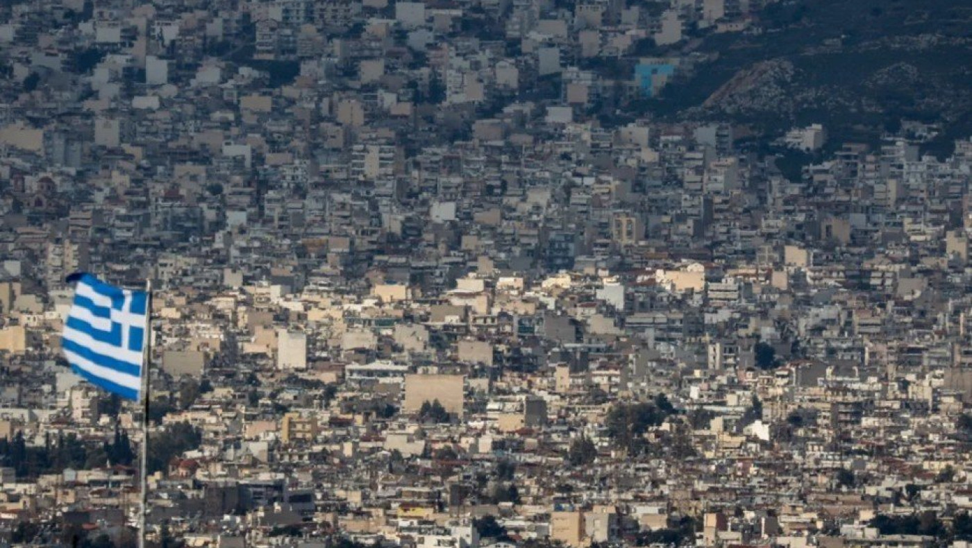 Ξάφριζαν οικοδομικά υλικά και τα μετέφεραν με...νεκροφόρα
