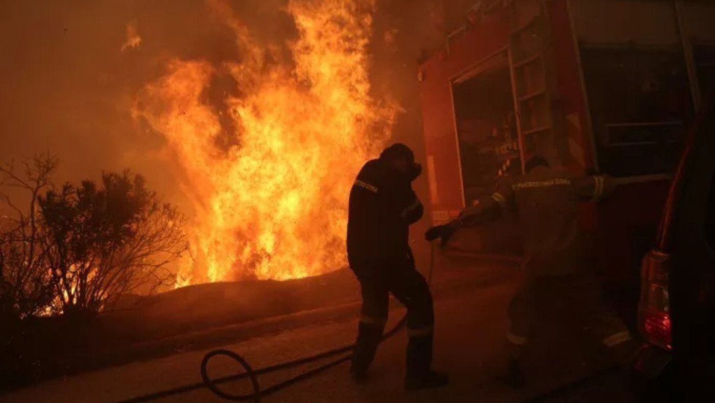 Φωτιά στην Πεντέλη: Σε κατάσταση έκτακτης ανάγκης η Αττική