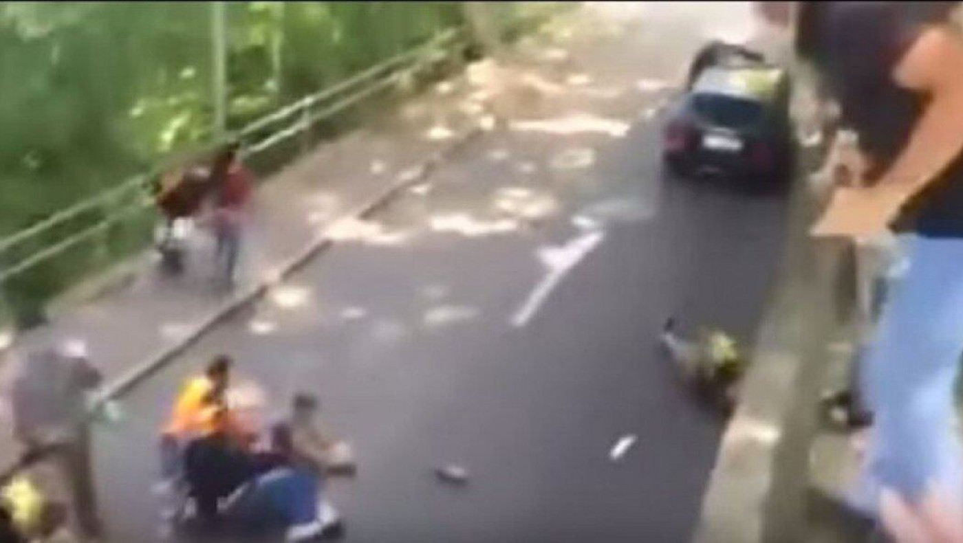 Βίντεο-σοκ: Τούρκοι χτυπούν Κούρδους με αυτοκίνητο