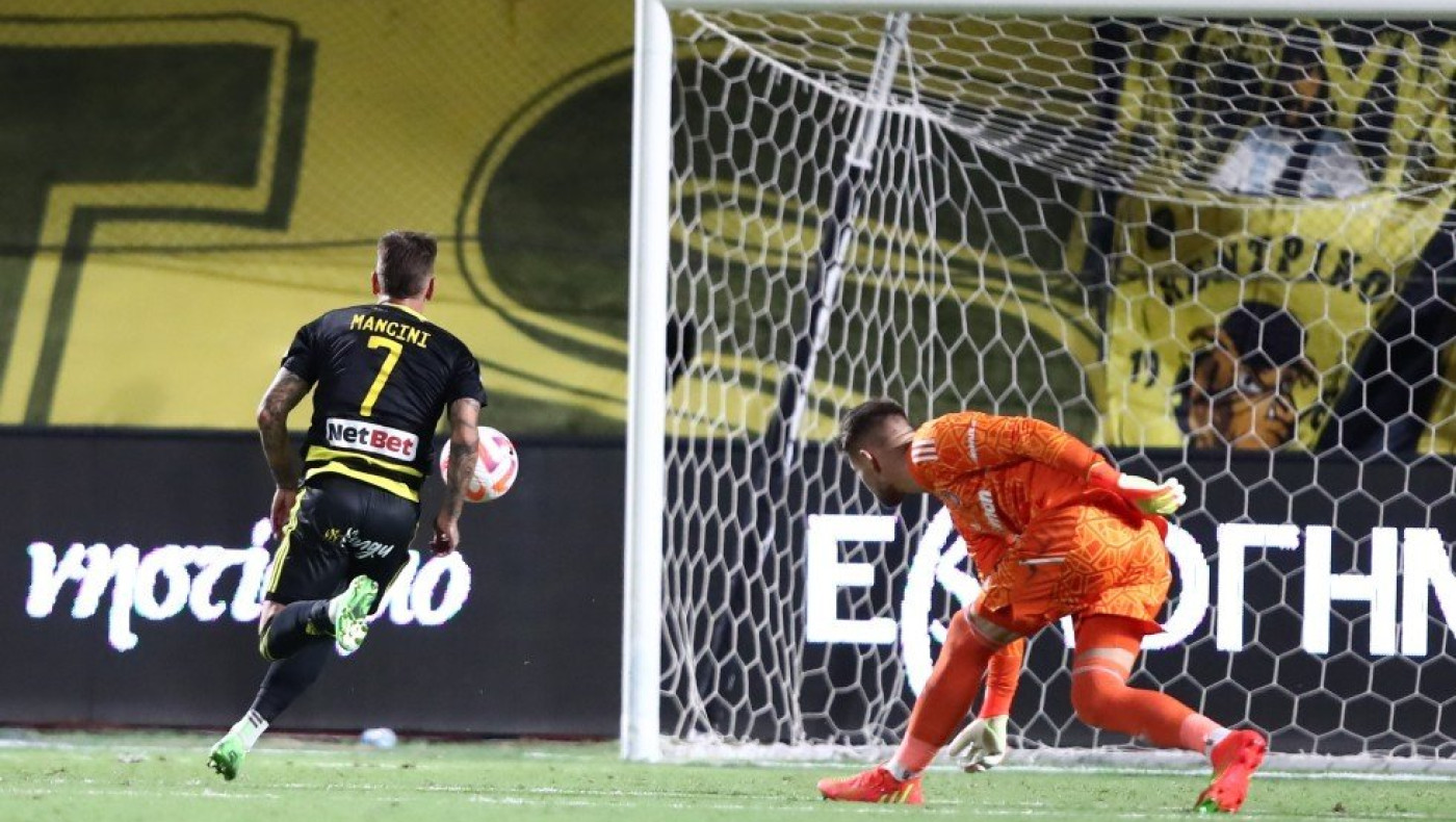 Νέο... παραλήρημα Σπάθα: «Πέναλτι υπέρ του Ολυμπιακού - Επιθετικό φάουλ στο δεύτερο γκολ του Άρη»