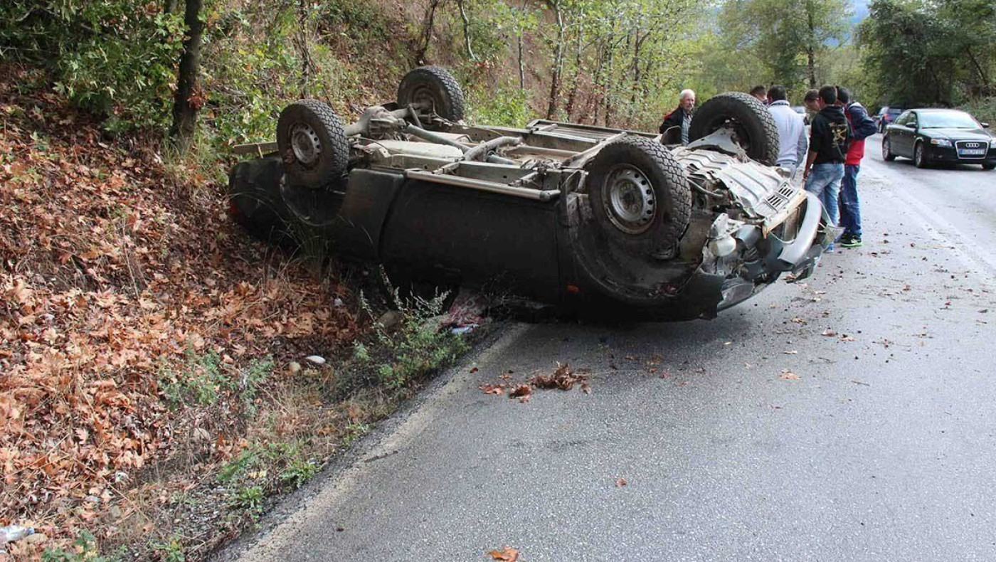 Ανατροπή αυτοκινήτου στο Πανόραμα