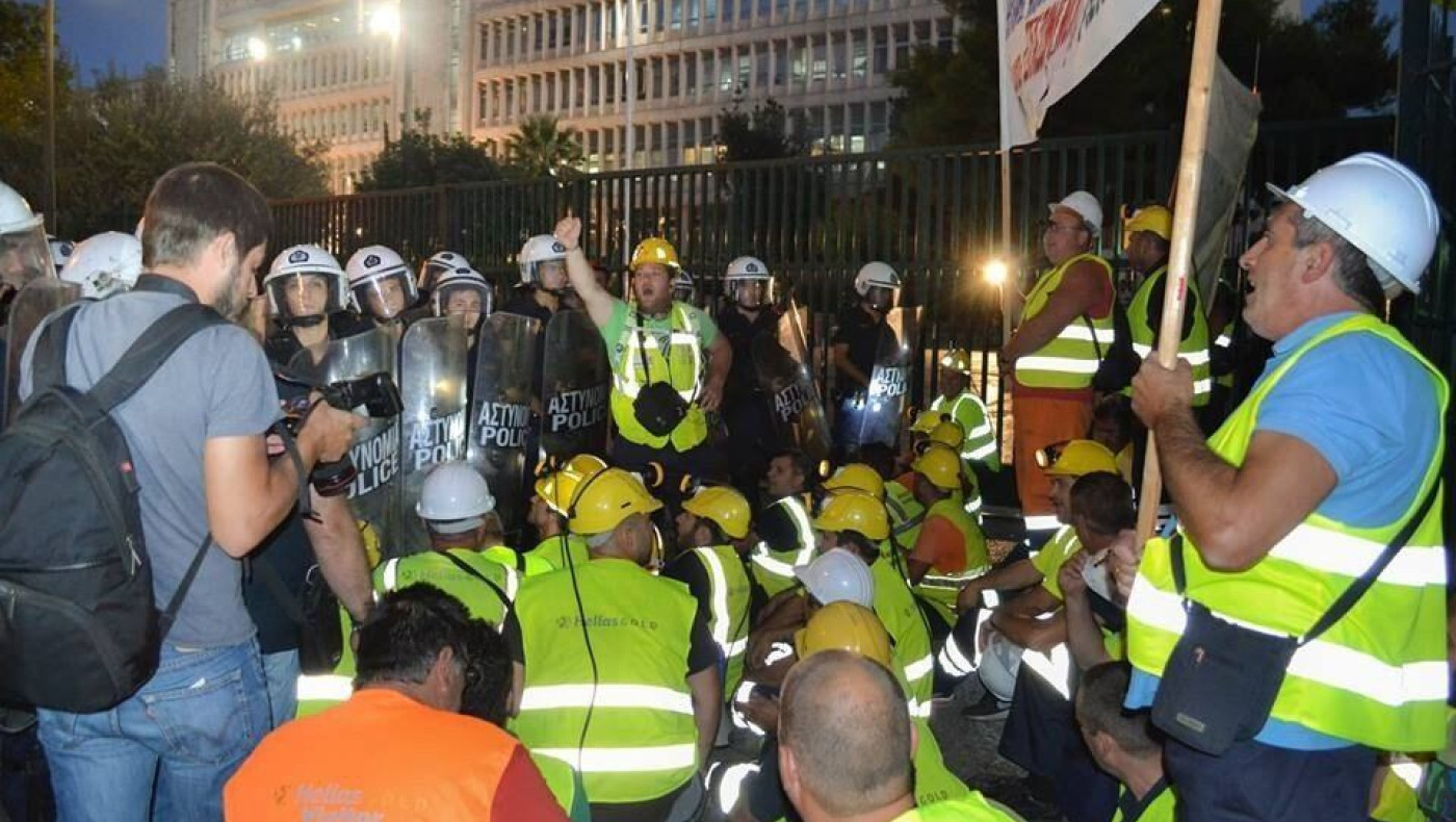 Απάντηση μεταλλωρύχων στον Τσίπρα για το debate (pics)