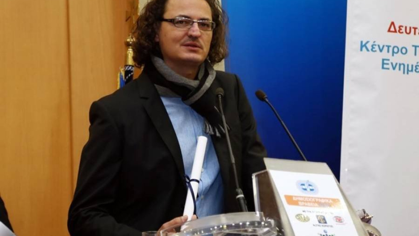 ΚΑΦΡΙΛΑ: Χτύπησαν δημοσιογράφο οπαδοί του Ολυμπιακού παρόντος Καραπαπά!