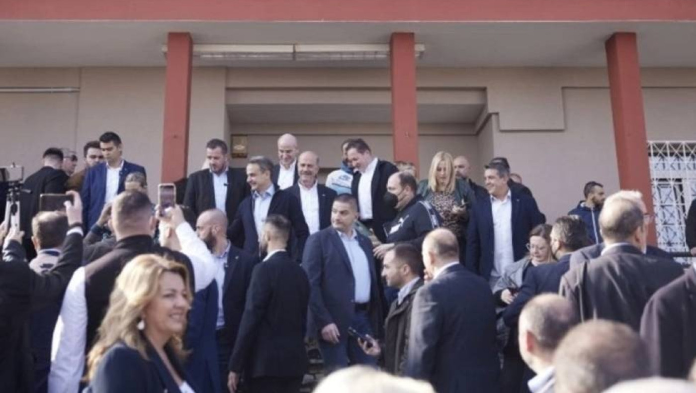 Πολίτης σε Κυριάκο Μητσοτάκη: «Είσαι ο Μέσι της πολιτικής, δεν παίζεσαι, επίθεση» (vid)