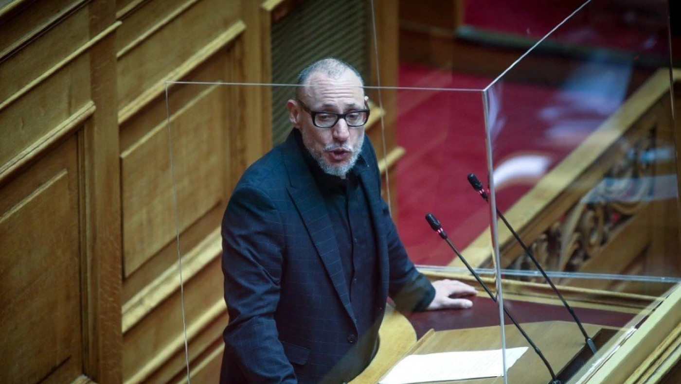 Κλέων Γρηγοριάδης: Επικό σαρδάμ του βουλευτή του Μέρα25 με την λέξη «Πουτινάκι»  (vid)