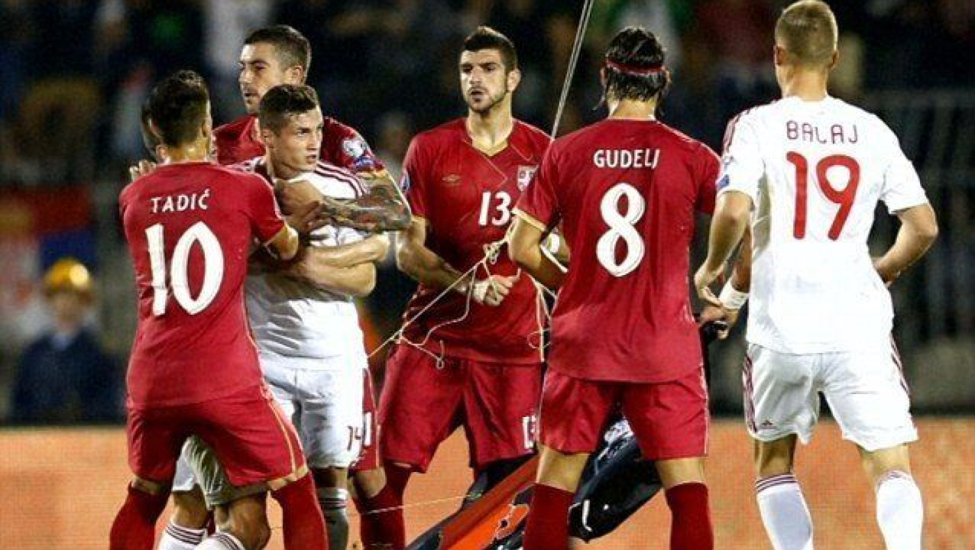 Απειλεί να μην κατεβεί η Σερβία
