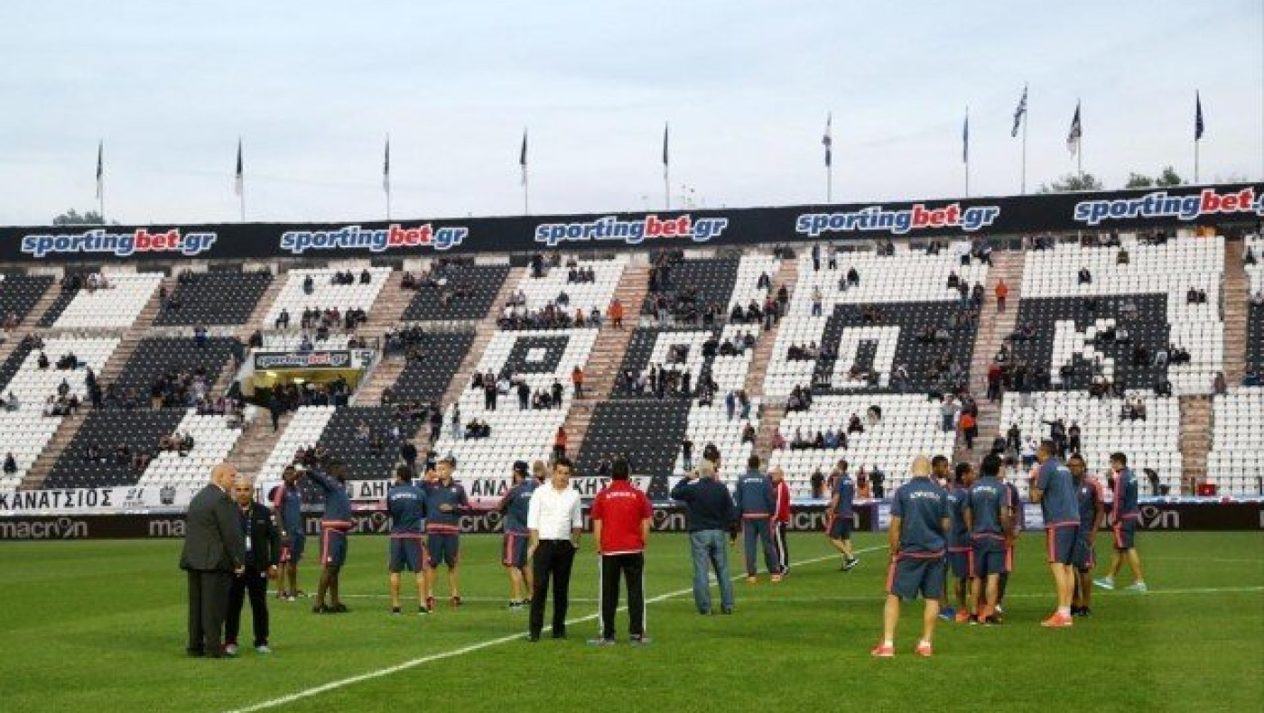 Η είσοδος του Ολυμπιακού με γιούχες! (video)