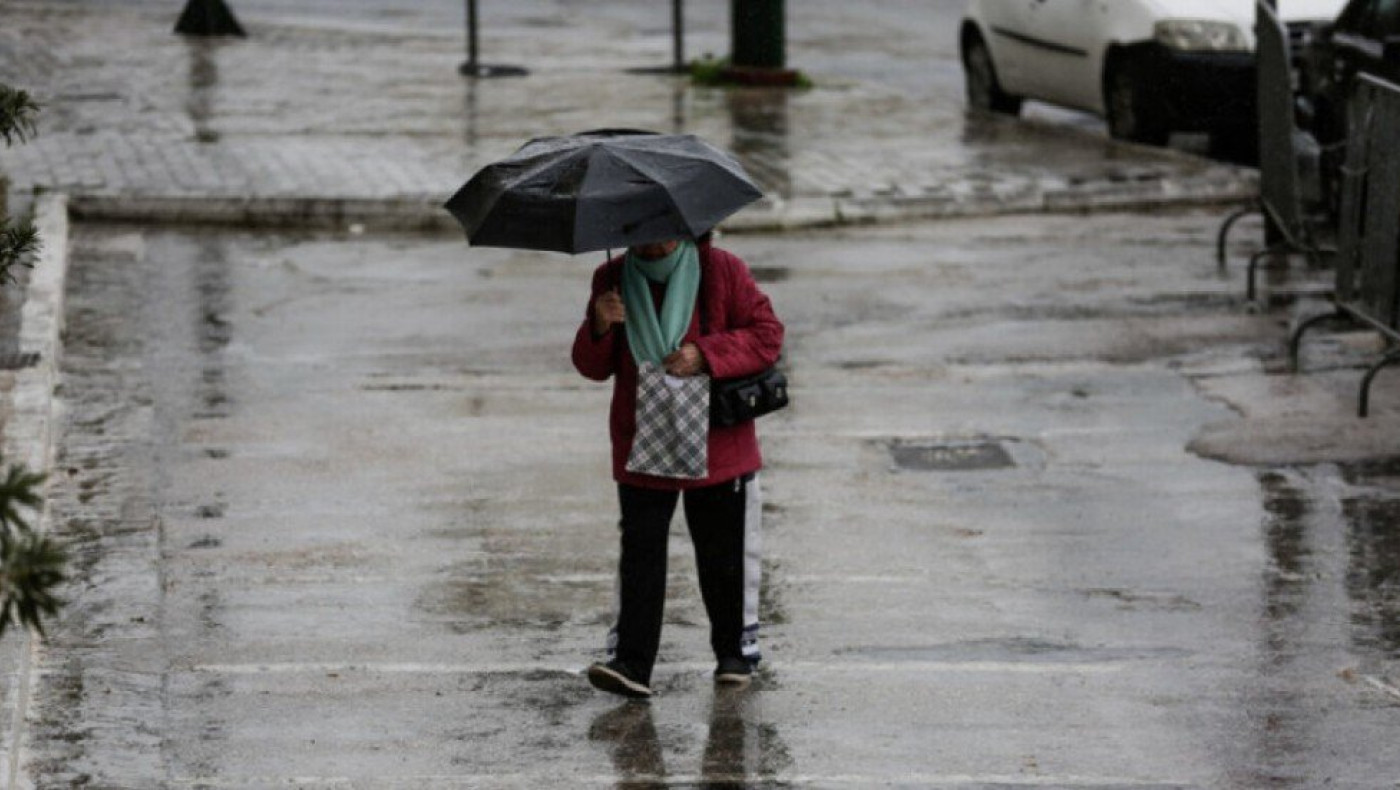 Καιρός: Με βροχές και καταιγίδες η Κυριακή - Πού θα χιονίσει