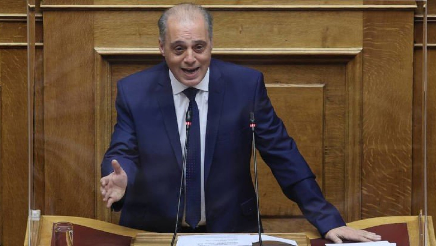 «Βόμβα» Βελόπουλου στη Βουλή: «Ο Σαράκης πήρε 30 εκ. ευρώ για τη Novartis»