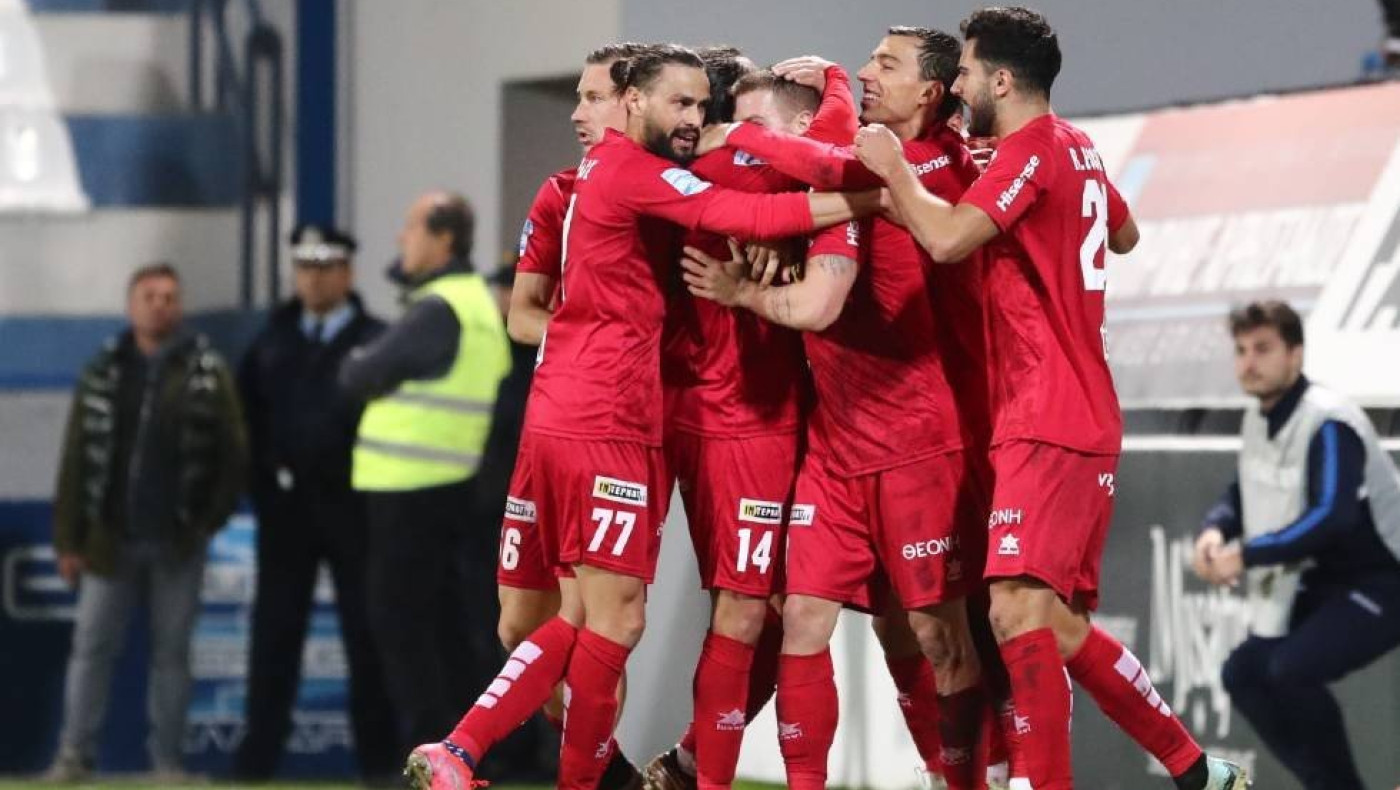Ιωνικός - ΝΠΣ Βόλος 0-1: «Διπλό» στο φινάλε για τους Βολιώτες με Οζέγκοβιτς