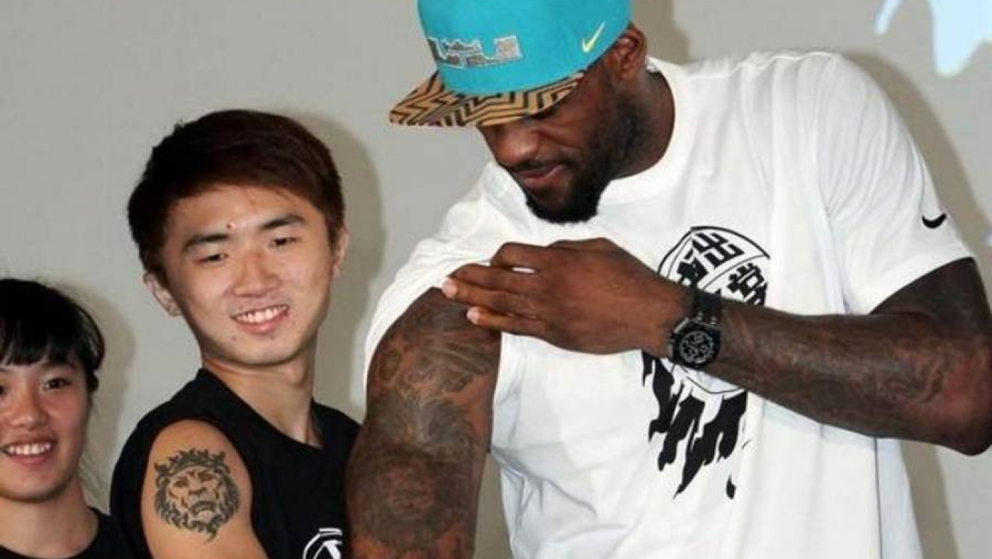 Το στριπτίζ του ΛεΜπρόν Τζέιμς...(video)