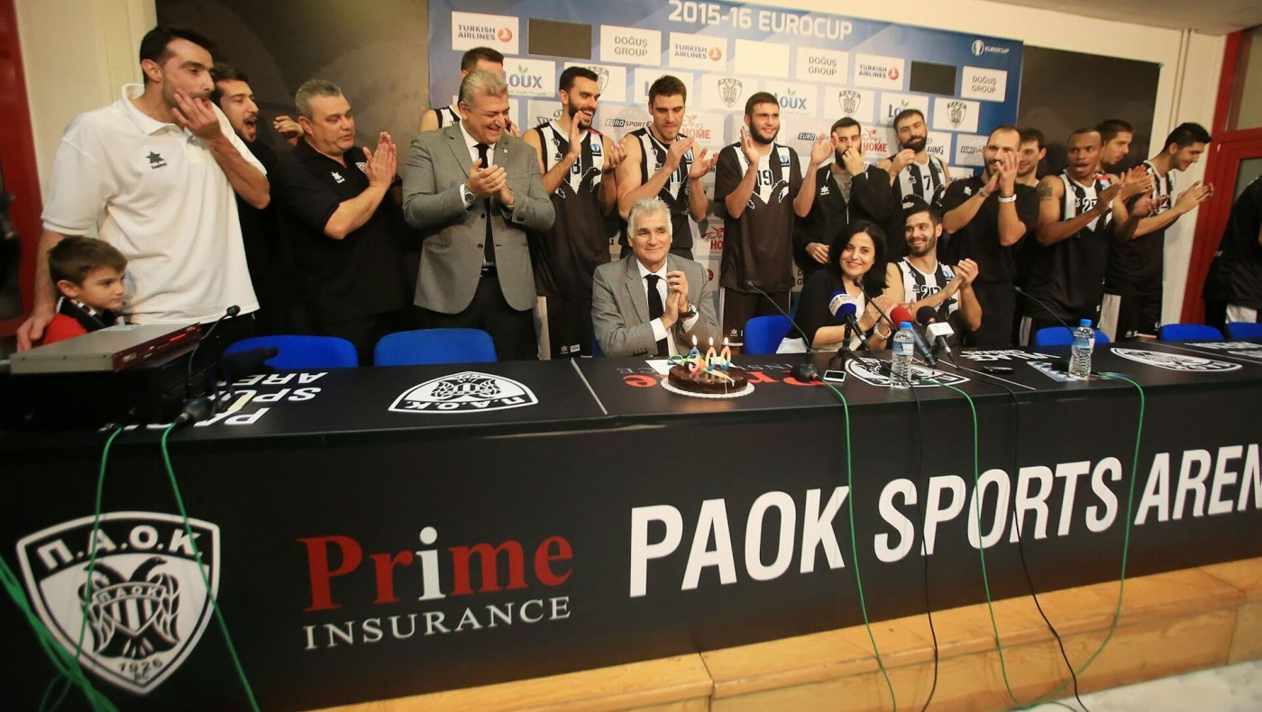 Τα 300 κεράκια του Μαρκόπουλου (video)