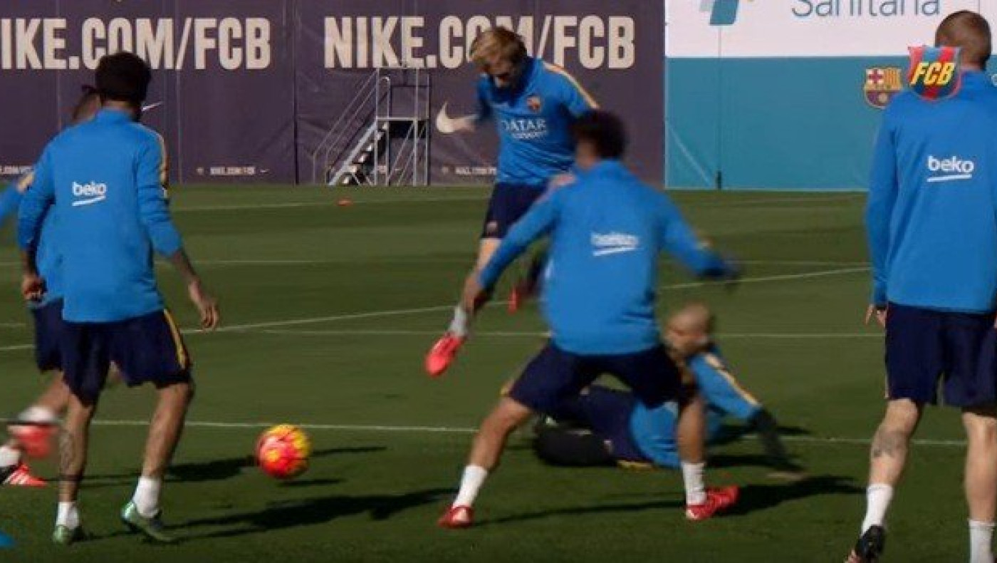 «Καλημέρα» με «ποδιά» στην Μπάρτσα (vid)