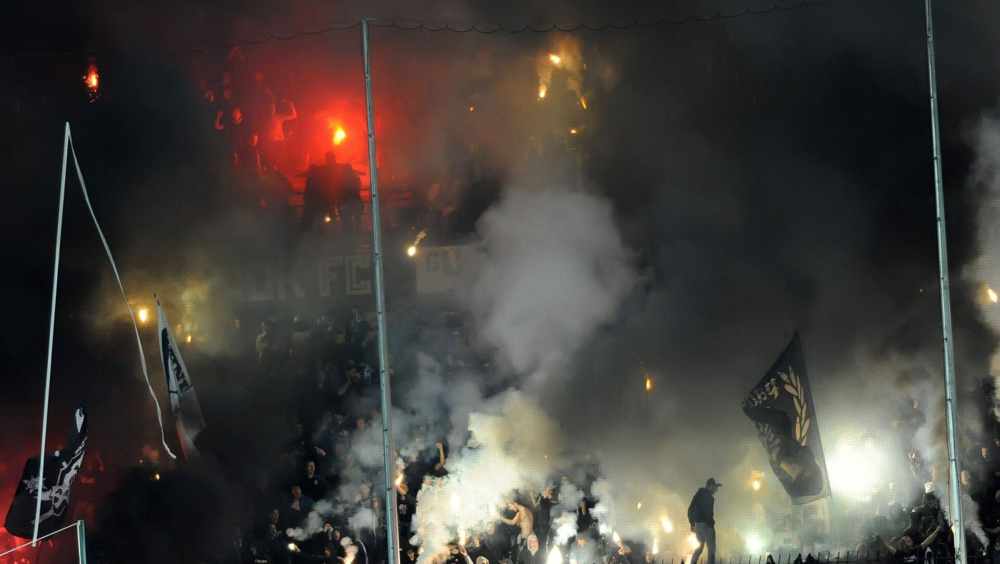 Η Τούμπα στις φλόγες! (videos)