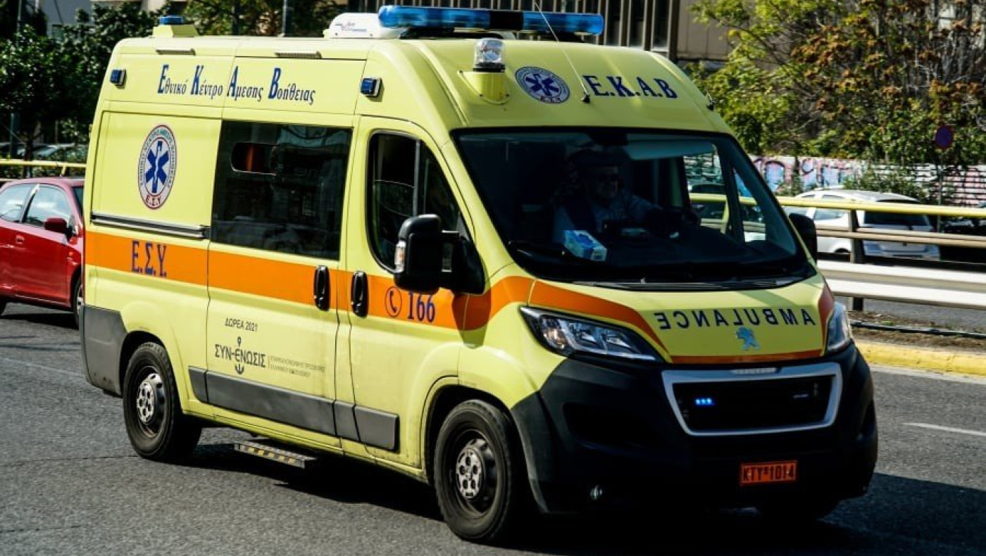 Τροχαίο με νεκρό στη Μεσογείων, αυτοκίνητο παρέσυρε πεζό