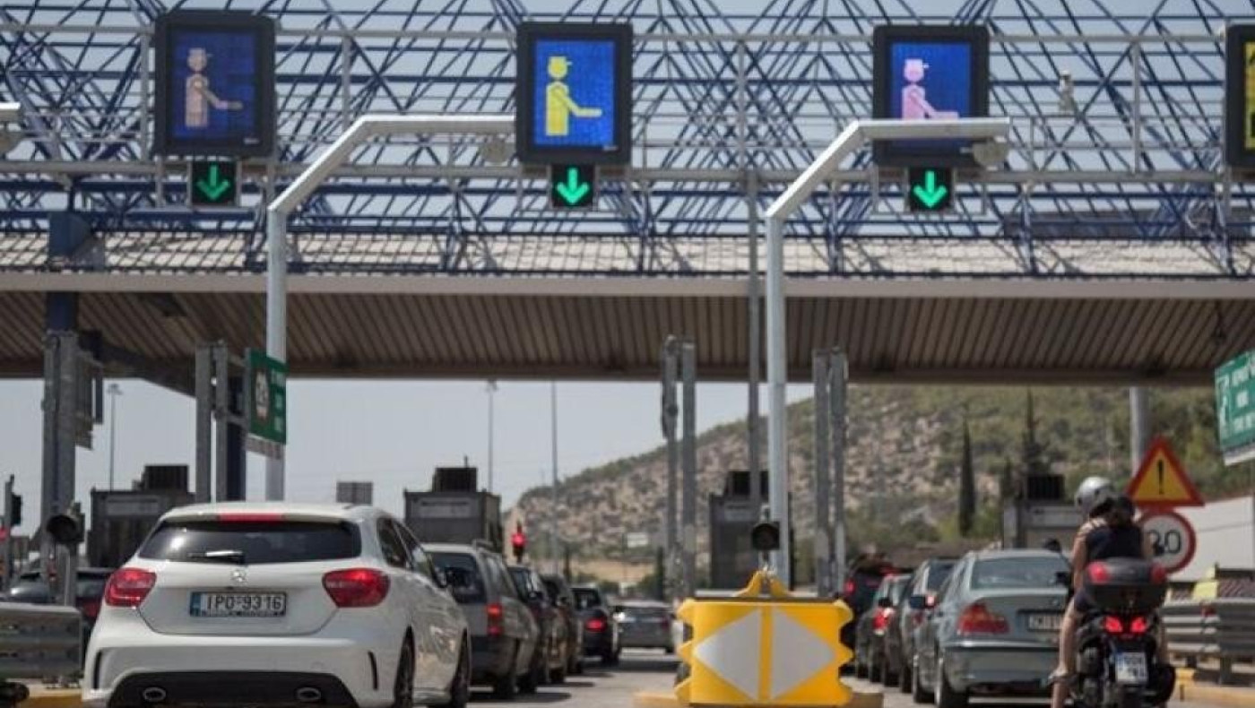 Συνεχίζουν να περνούν τζάμπα στα διόδια –Ποιo είναι τo πρόστιμo για τους παραβάτες οδηγούς