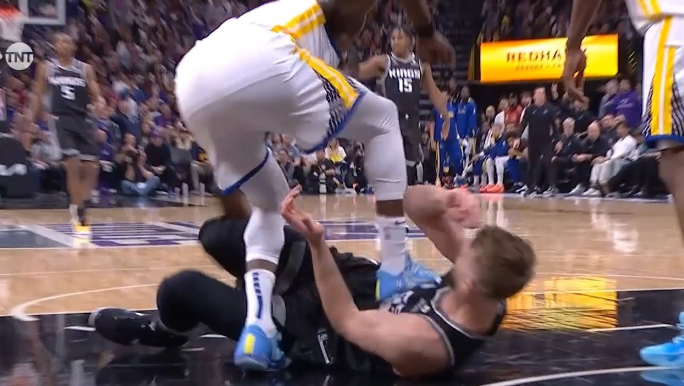 NBA: Ο Γκριν πάτησε τον Σαμπόνις και αποβλήθηκε