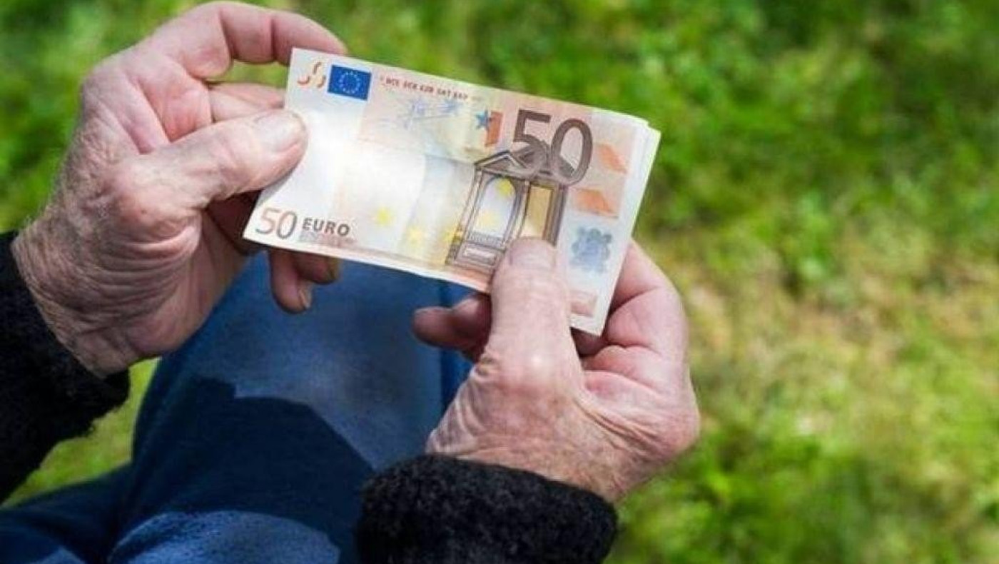 Συντάξεις: Ποιοι δημόσιοι υπάλληλοι μπορούν να φύγουν πριν τα 62