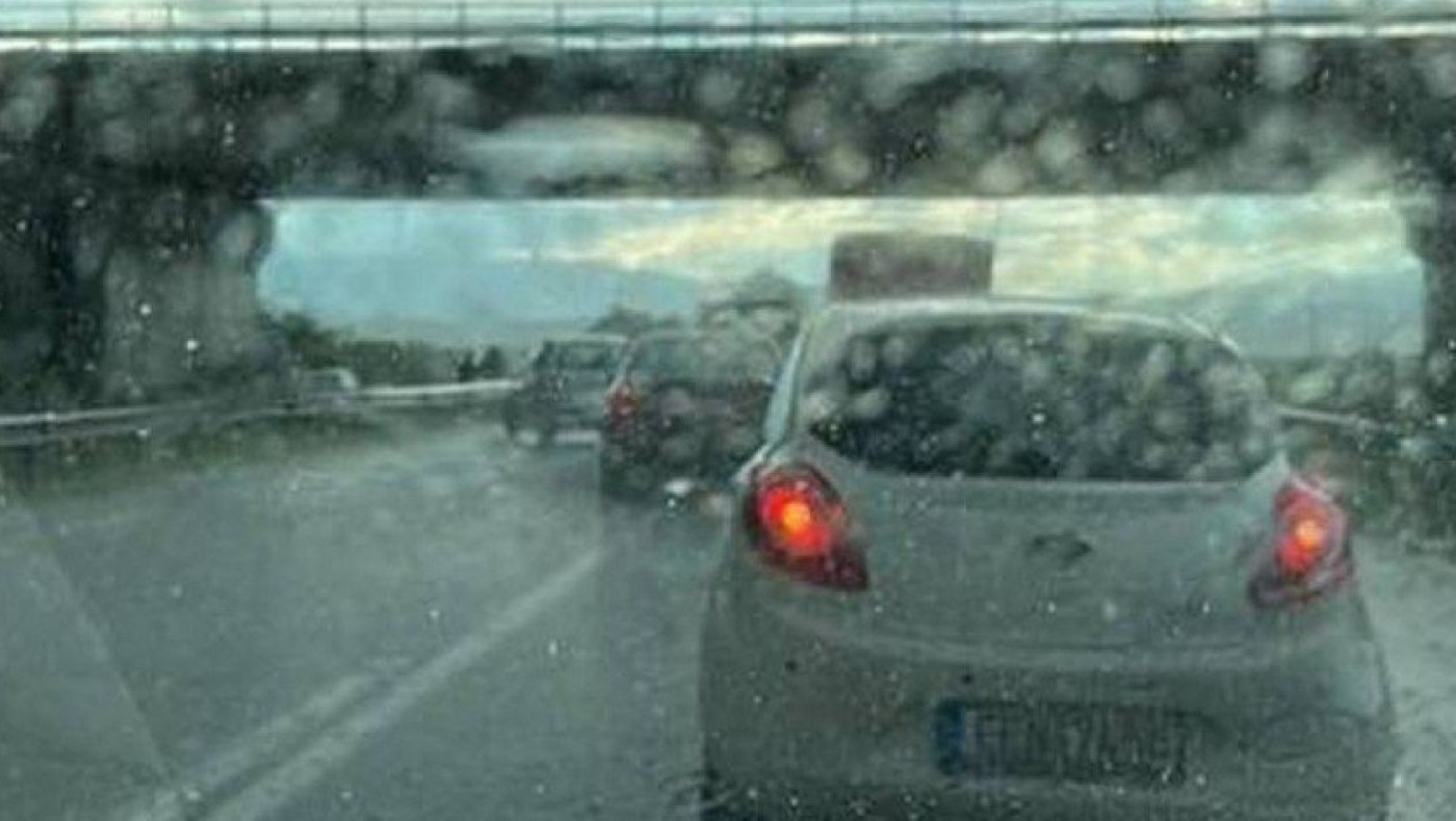Πέλλα: Χαλαζόπτωση προκάλεσε προβλήματα σε οδηγούς και καλλιέργειες (vid)