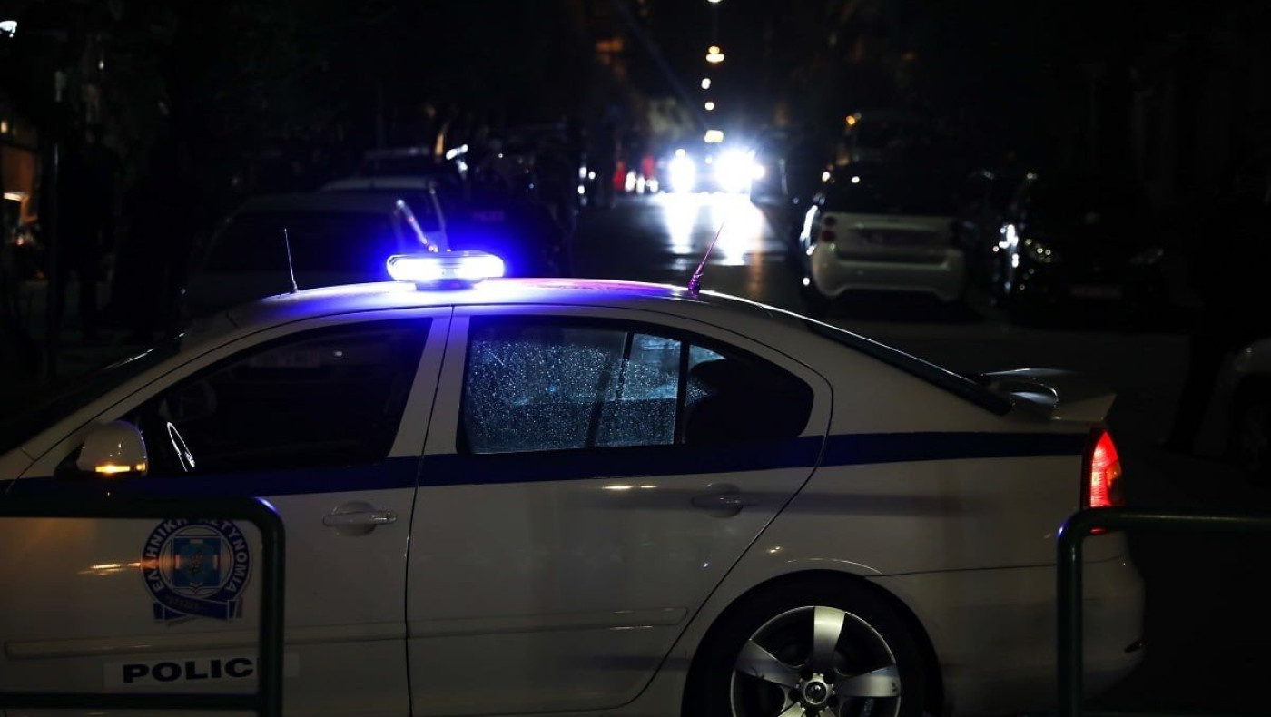 Θεσσαλονίκη: Τρεις συλλήψεις οπαδών του ΠΑΟΚ - Έκρυβαν στα οχήματά τους ρόπαλα, πυρσούς και κουκούλες