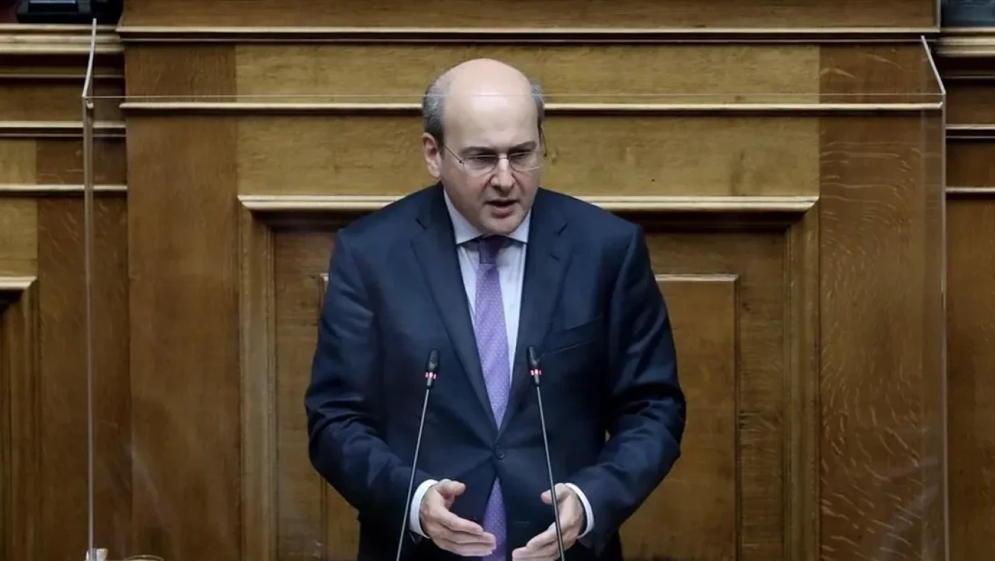 Έντονες αντιπαραθέσεις στη Βουλή για το φορολογικό νομοσχέδιο