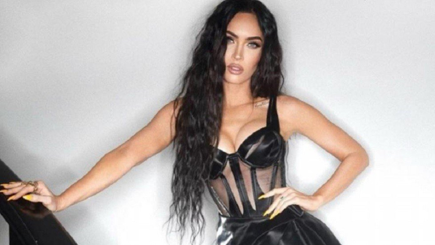 Η Megan Fox σε καλεί για... σερφ!