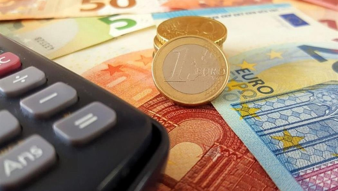 Κατώτατος μισθός: Ποια θέση κατέχει η Ελλάδα μεταξύ των χωρών της Ε.Ε. μετά τη νέα αύξηση