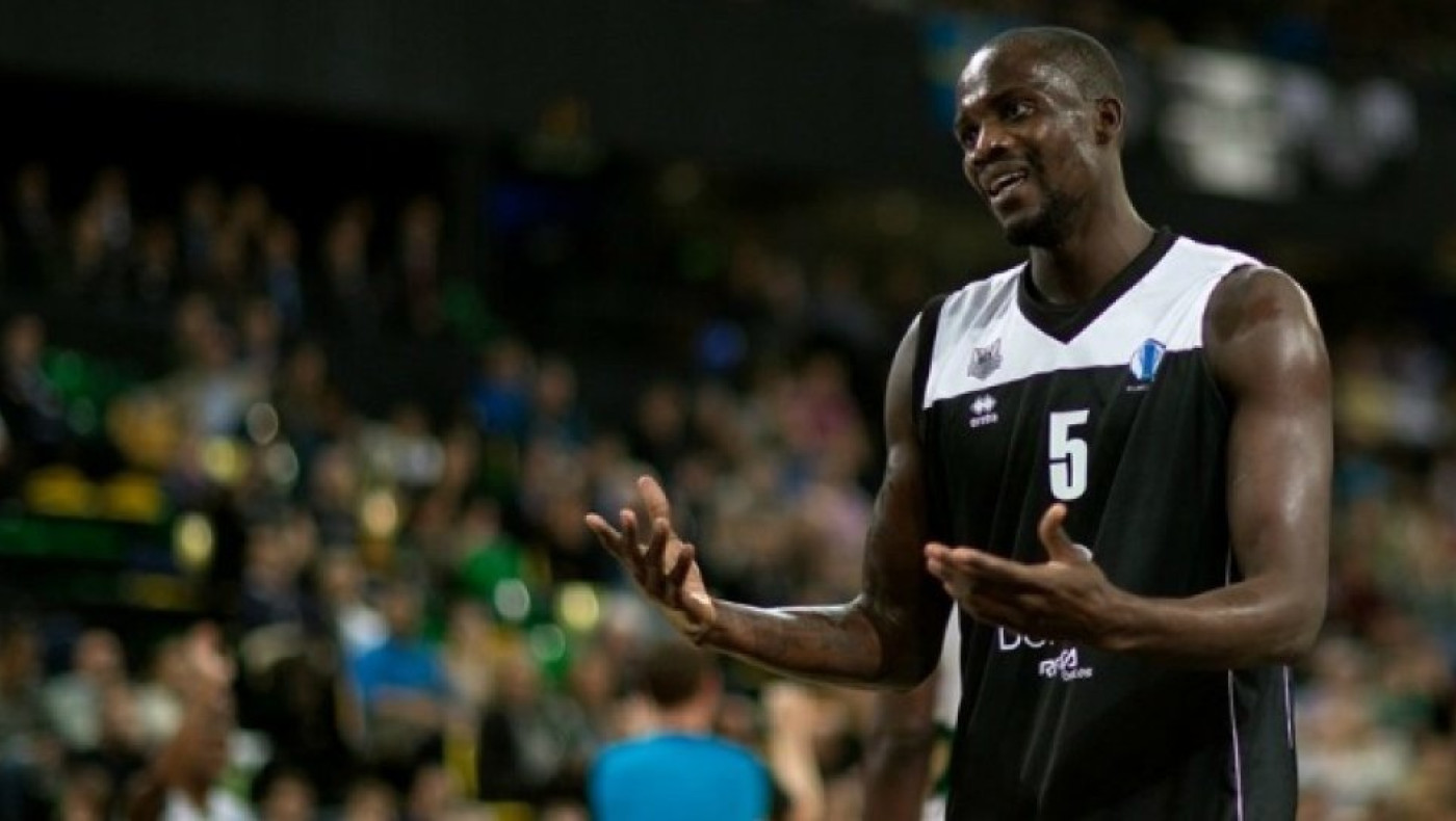 Τζέιμς, ο αντι-Γιανγκ