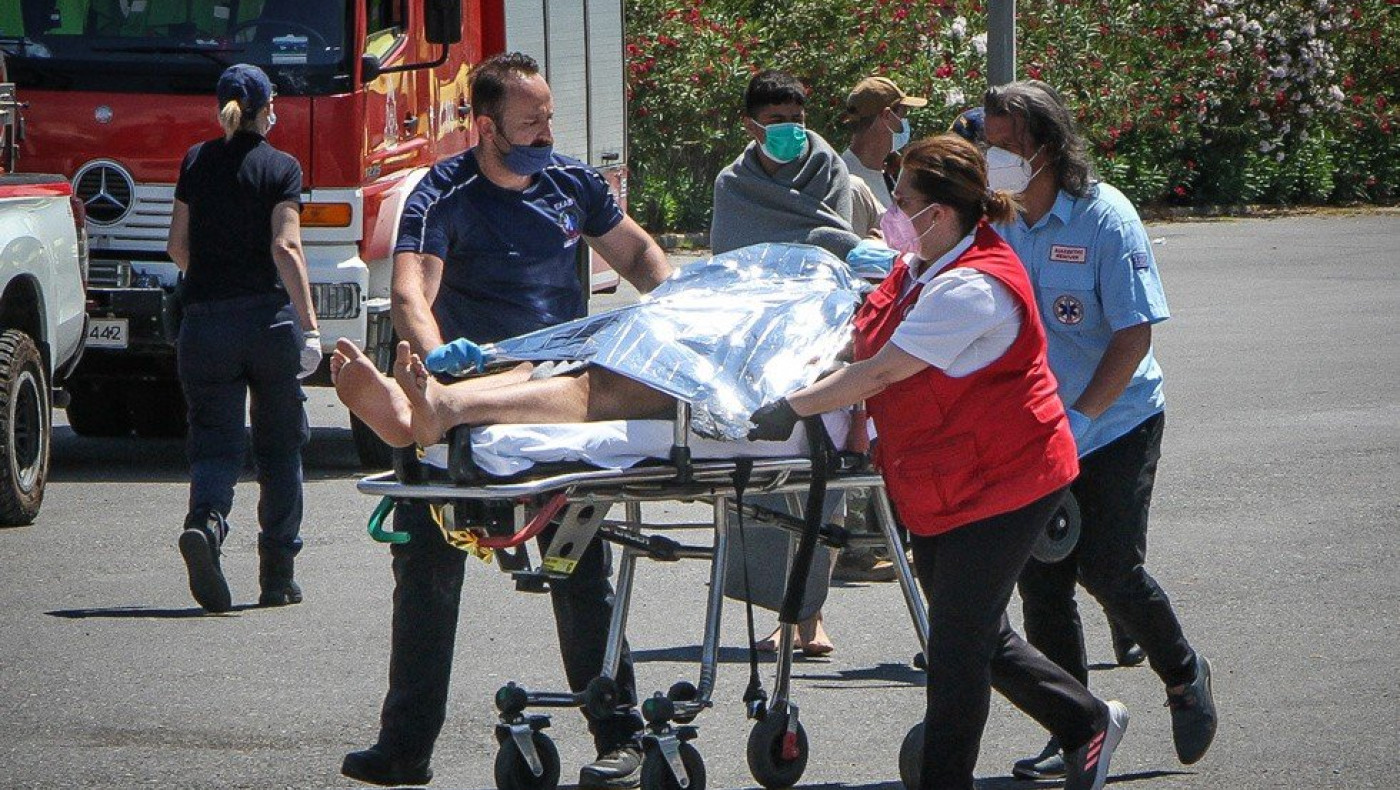Σοκ προκαλούν οι εικόνες από την Πύλο: Στριμωγμένοι οι μετανάστες πάνω στο αλιευτικό