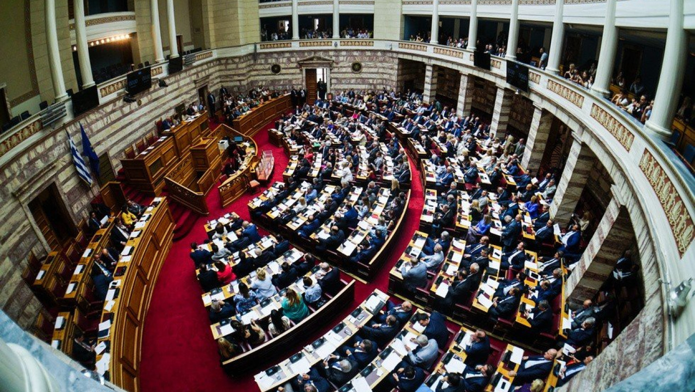 Γάμος ομοφύλων: Κλειδώνει η ονομαστική, αναμένεται χάος με τις διαφοροποιήσεις στα κόμματα