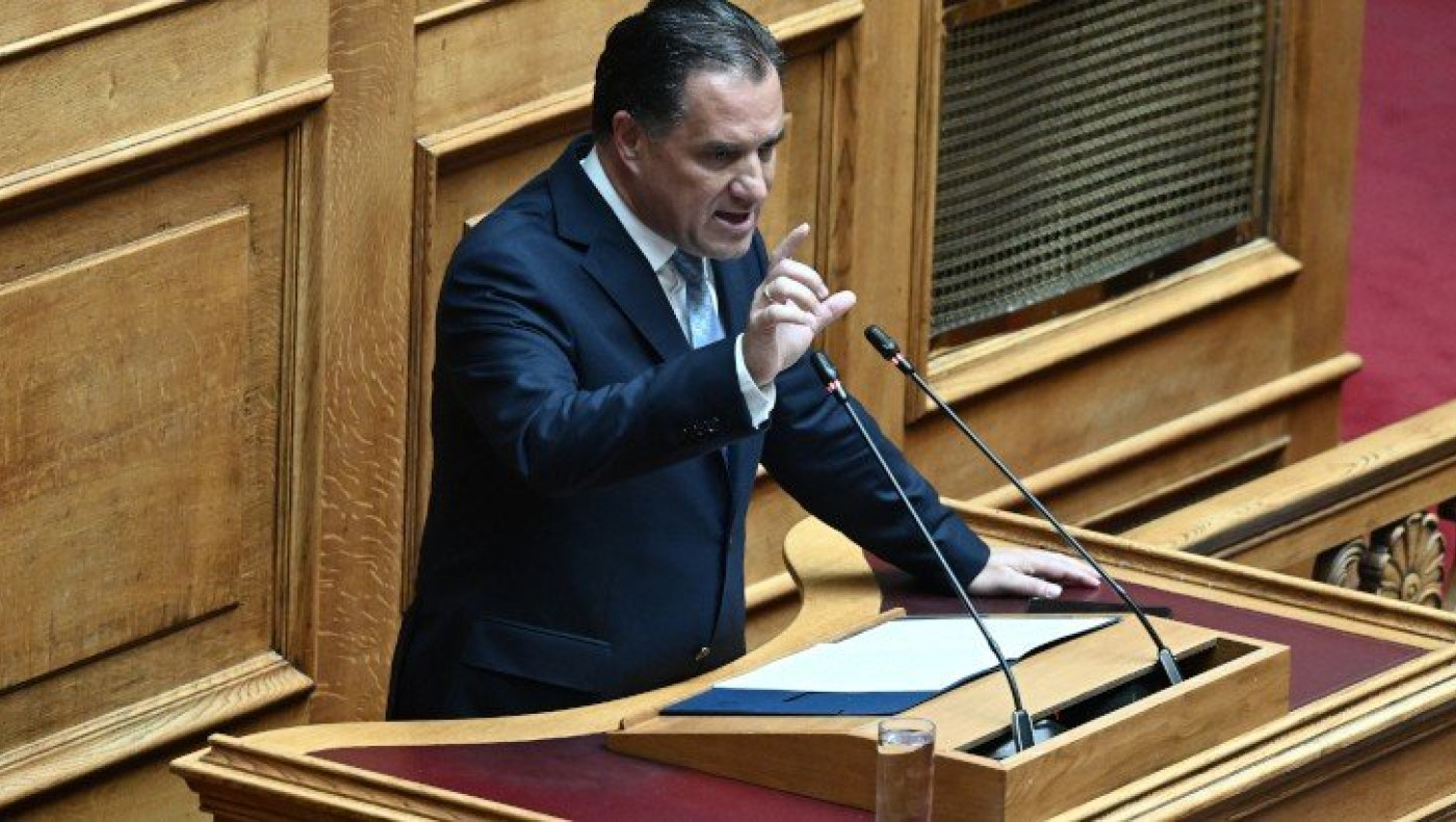 Ο Άδωνις Γεωργιάδης στηρίζει τον τράπερ Rack: «Να σταματάμε όταν ανήλικοι πίνουν αλκοόλ»
