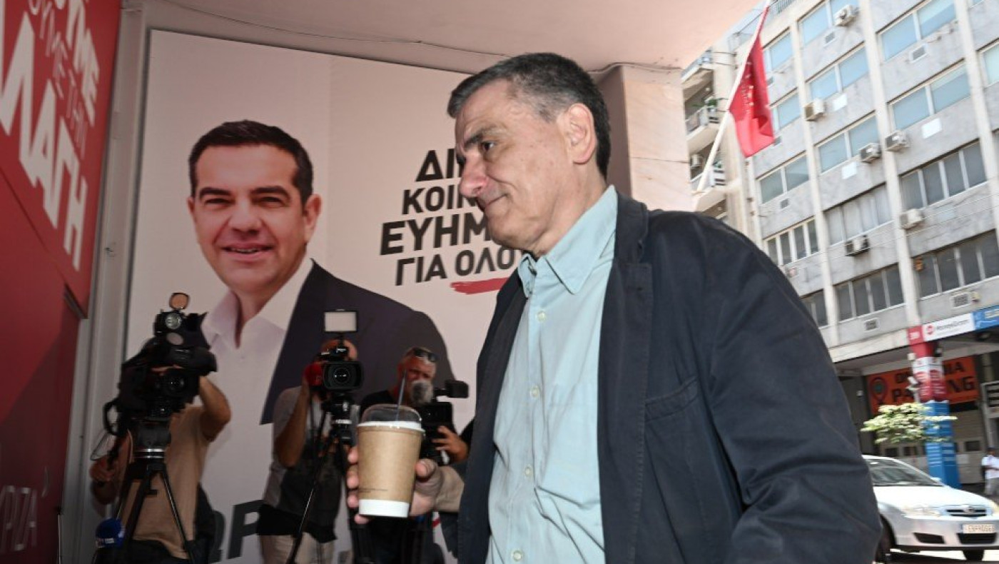 Ο Τσακαλώτος ένα βήμα πριν την αποχώρηση του από τον ΣΥΡΙΖΑ