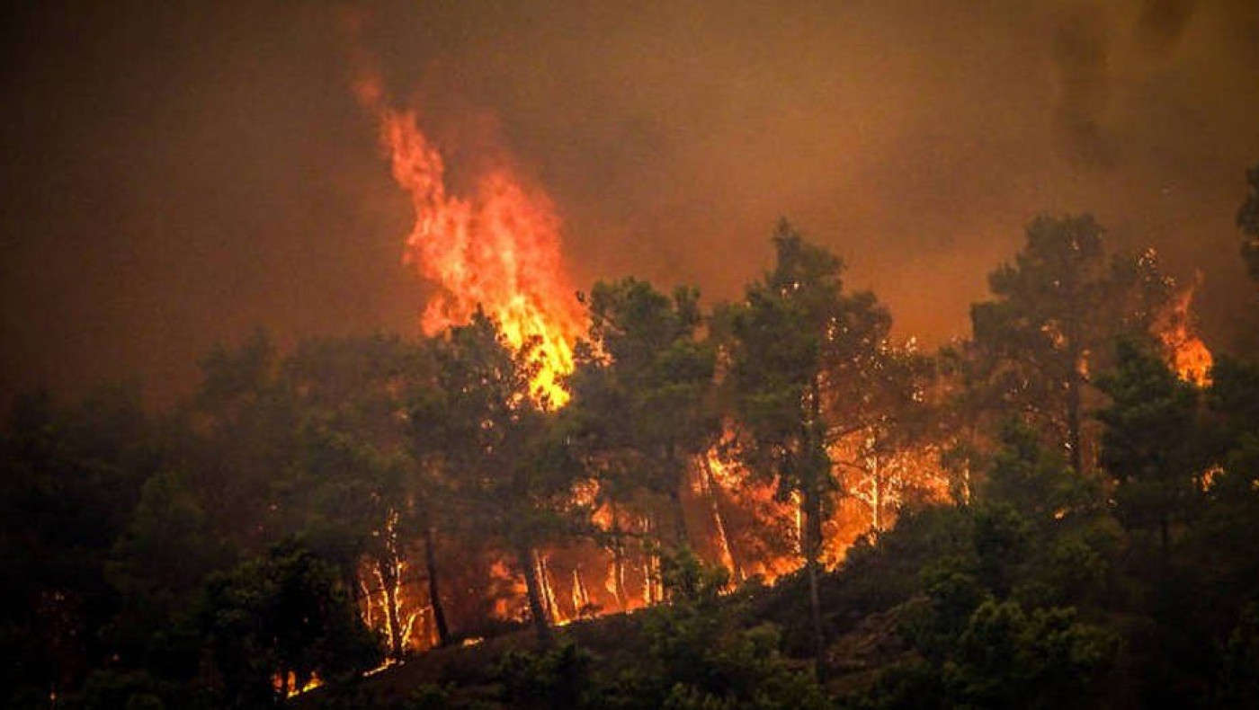 Σε κατάσταση έκτακτης ανάγκης άλλες 6 δημοτικές ενότητες στη Ρόδο λόγω της φωτιάς