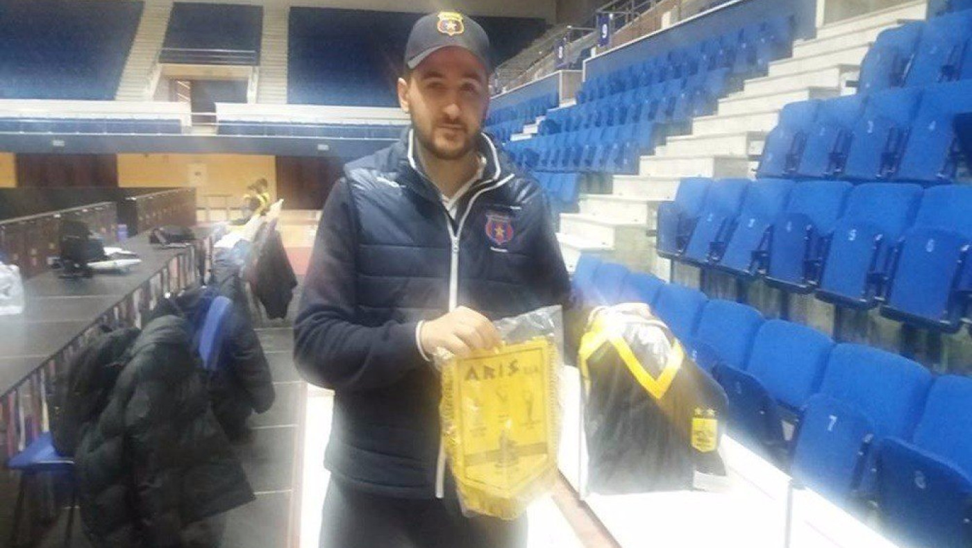 Υποκλίνεται στο μεγαλείο του Άρη ο πρώην πρωθυπουργός της Ρουμανίας! (pic)