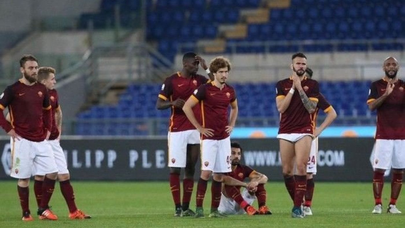 Επίθεση με αυγά στους παίκτες της Ρόμα!(PIC&VIDEO)