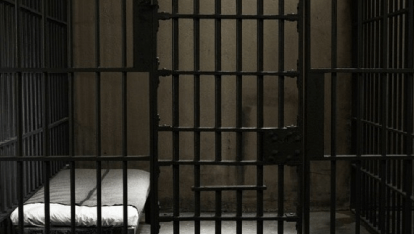 Στη φυλακή ο 52χρονος που ξυλοκόπησε την αστυνομικό: «Θόλωσα από τον θυμό»