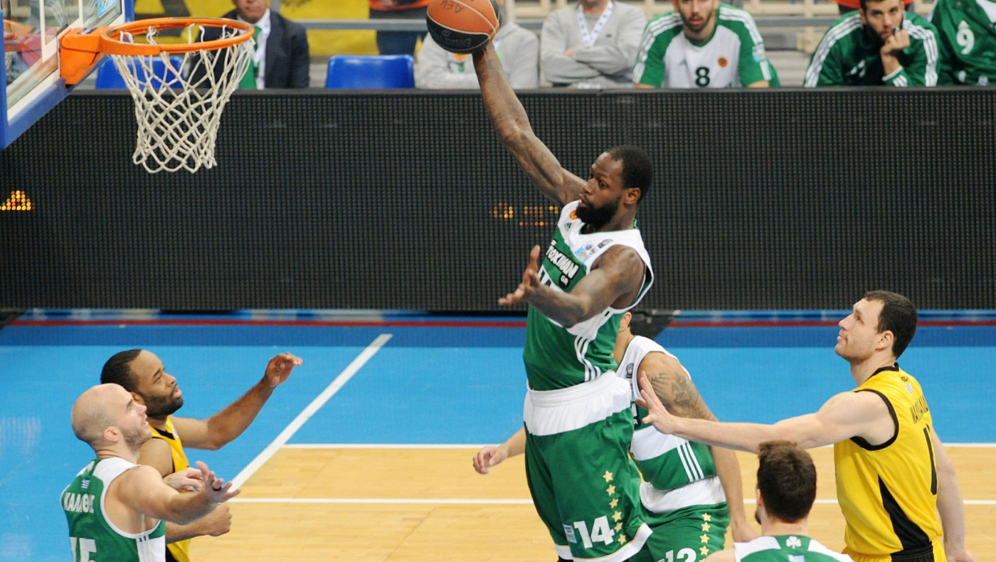 «Πράσινο» βάφτηκε το ντέρμπι και συνεχίζει αήττητος ο Παναθηναϊκός! 