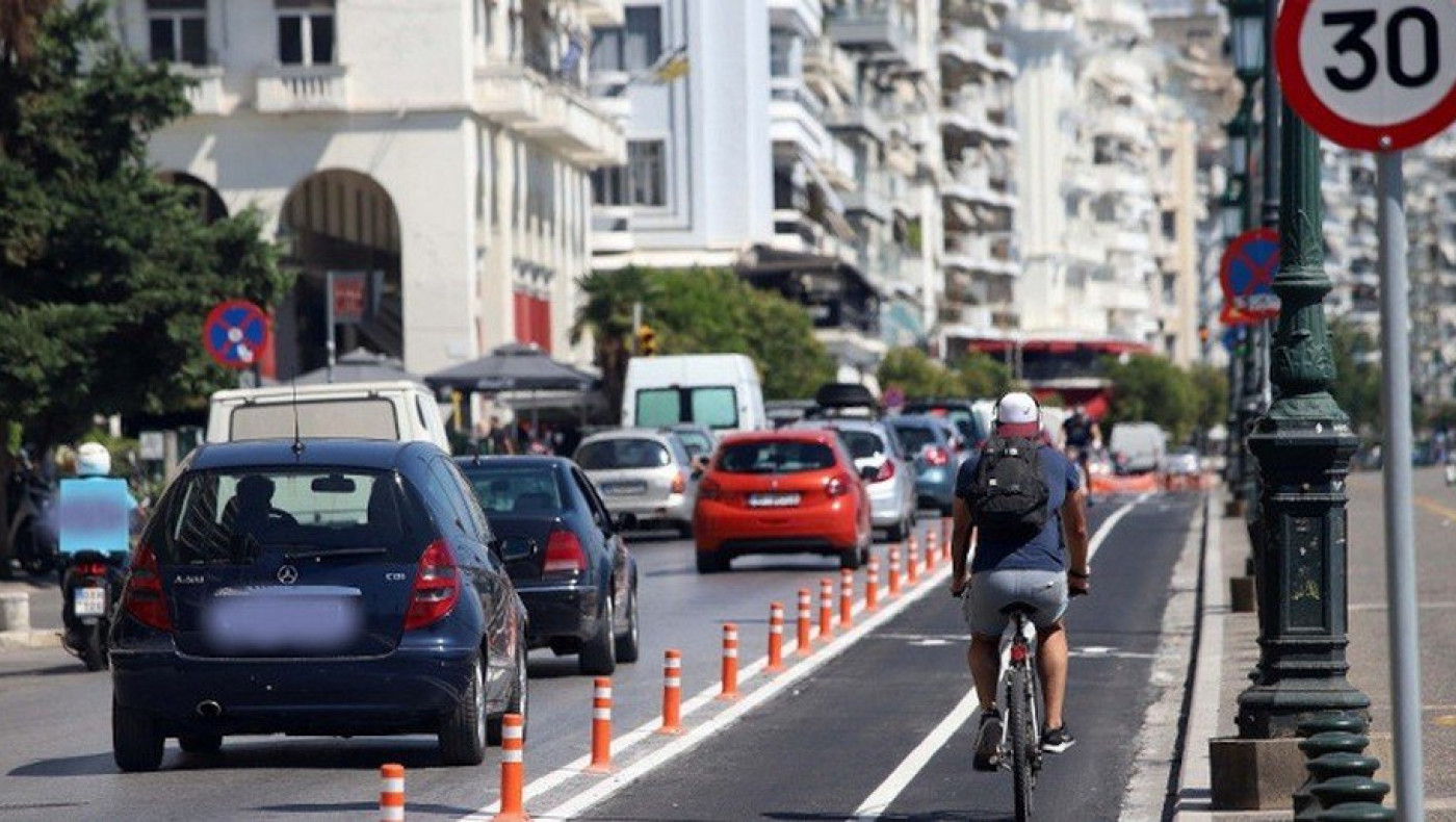 Αντιδράσεις για τον ποδηλατόδρομο στη Νίκης: «Θα παραμείνει κανονικά», λένε σύμβουλοι του Αγγελούδη