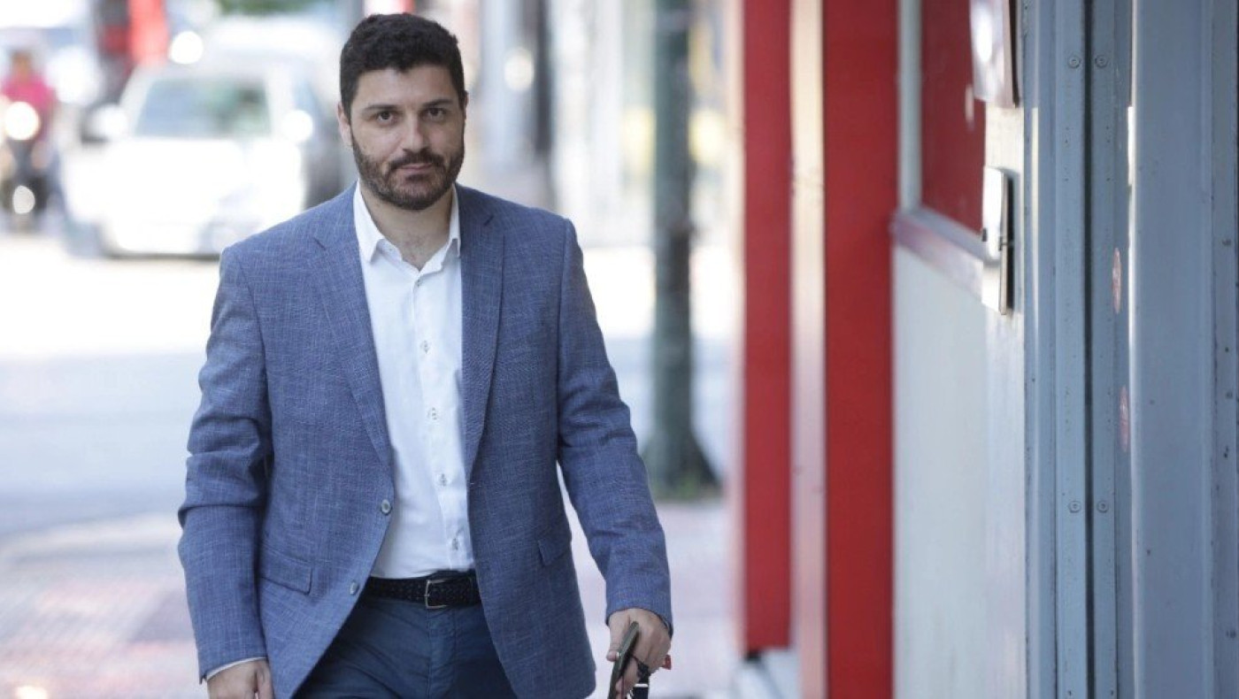 ΣΥΡΙΖΑ - Τεμπονέρας: Παραμένουμε στο κόμμα, δεν δίνουμε «λευκή επιταγή» στον Κασσελάκη