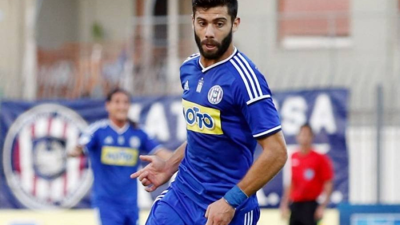 Ο Νίκος Καλτσάς της ΑΕΛ Καλλονής μιλάει στον Νίκο Κολίτση