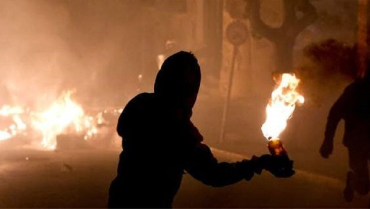 Εξάρχεια: Επίθεση με μολότοφ σε ΜΑΤ